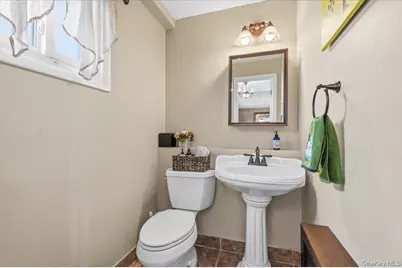 62 Eileen Avenue, Plainview, NY 11803 - Photo 20