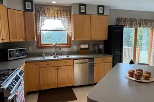 4 Grapevine Pl, Poughkeepsie, NY 12603 - Photo 10