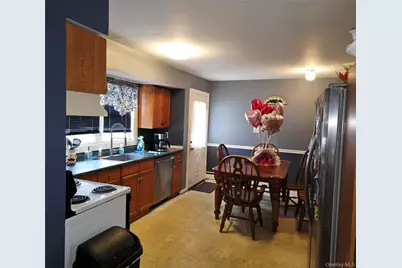 73-75 Washington Street, East Islip, NY 11730 - Photo 18