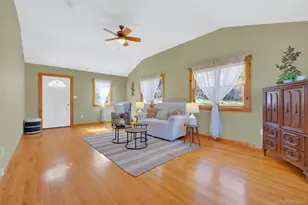 17 Mary Ave, Mahopac, NY 10541 - Photo 4