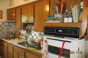 62-37 69th Pl, Middle Village, NY 11379 - Photo 20