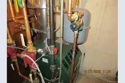 62-37 69th Place, Middle Village, NY 11379 - Photo 18