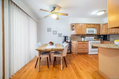 210 Westend Avenue #8A, Freeport, NY 11520 - Photo 6