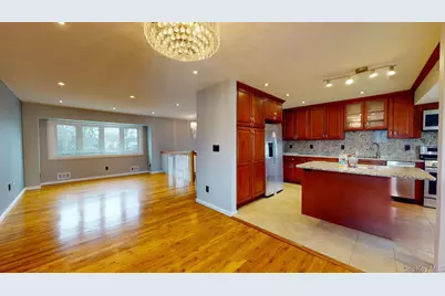 511 Freeman Avenue, Brentwood, NY 11717 - Photo 6