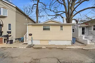 133B Edgewater Park, Bronx, NY 10465 - Photo 2