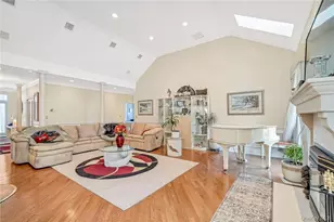 49 Woodcrest Dr, Hopewell Junction, NY 12533 - Photo 6