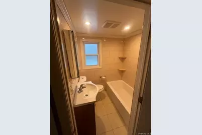 178 Adirondack Drive, Selden, NY 11784 - Photo 12