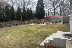 178 Adirondack Dr, Selden, NY 11784 - Photo 6