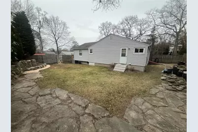 178 Adirondack Drive, Selden, NY 11784 - Photo 4