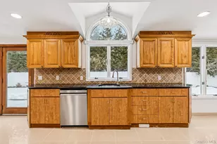 1 Fifty Acre Ct, Saint James, NY 11780 - Photo 10