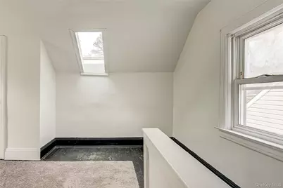 9056 184th Place, Hollis, NY 11423 - Photo 28