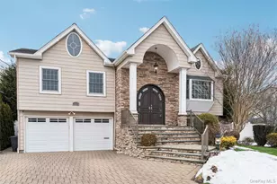 1827 Glenn Ln, Merrick, NY 11566 - Photo 2