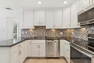 1827 Glenn Ln, Merrick, NY 11566 - Photo 8