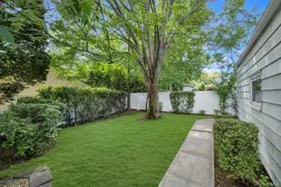 67 Maple Dr, New Hyde Park, NY 11040 - Photo 18