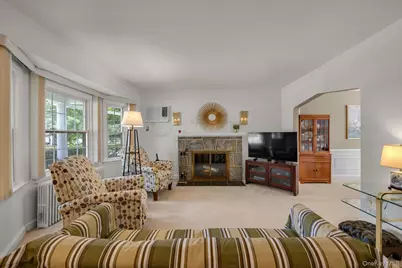 67 Maple Drive, New Hyde Park, NY 11040 - Photo 4