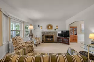 67 Maple Dr, New Hyde Park, NY 11040 - Photo 4