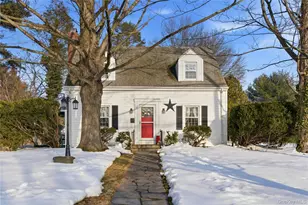 164 W Neck Rd, Huntington, NY 11743 - Photo 2