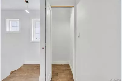 9 James Street S, East Rockaway, NY 11518 - Photo 4