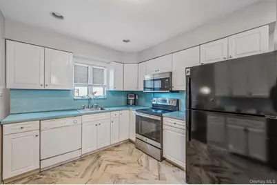 94 Harrison Avenue, Bethpage, NY 11714 - Photo 18