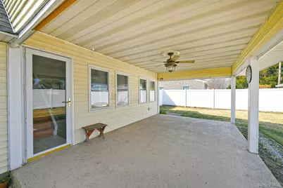 33 Robin, Levittown, NY 11756 - Photo 30