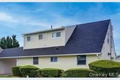 33 Robin, Levittown, NY 11756 - Photo 1