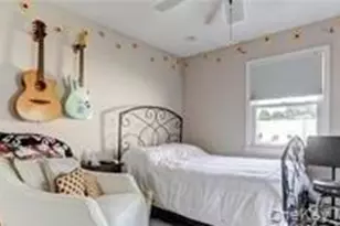 33 Robin, Levittown, NY 11756 - Photo 8