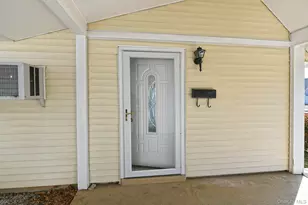 33 Robin, Levittown, NY 11756 - Photo 4