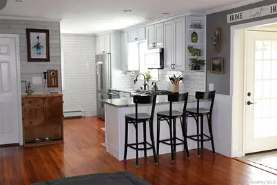 1300 Lakeside Drive, Wantagh, NY 11793 - Photo 16