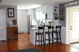 1300 Lakeside Dr, Wantagh, NY 11793 - Photo 16