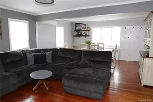 1300 Lakeside Dr, Wantagh, NY 11793 - Photo 14