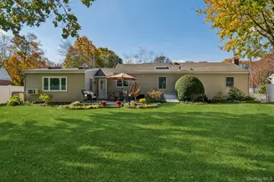 17 Ellington Dr, East Northport, NY 11731 - Photo 8