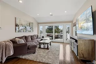 75 Syosset Cir, Syosset, NY 11791 - Photo 18