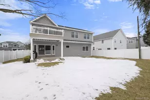 75 Syosset Cir, Syosset, NY 11791 - Photo 22