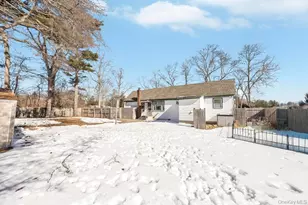 114 Monroe Dr, Mastic Beach, NY 11951 - Photo 10