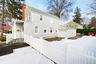 178 Carlton Terrace, Garden City, NY 11530 - Photo 2