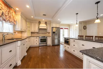 2854 Clarendon Road, Oceanside, NY 11572 - Photo 10