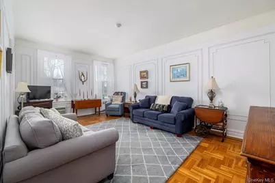 12 Hamilton Place #B6, Garden City, NY 11530 - Photo 6