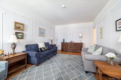 12 Hamilton Place #B6, Garden City, NY 11530 - Photo 8