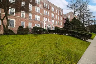 12 Hamilton Pl, Garden City, NY 11530 - Photo 18