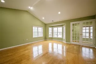 92 Pond View, Port Washington, NY 11050 - Photo 6