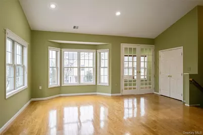 92 Pond View, Port Washington, NY 11050 - Photo 4