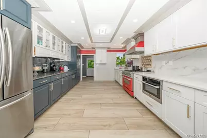 28 Riverside Avenue, Amityville, NY 11701 - Photo 8