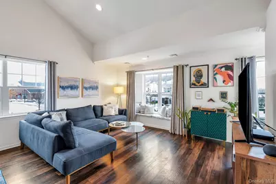 96 Somerton Avenue, Central Islip, NY 11722 - Photo 4