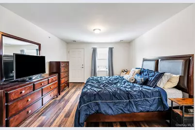 96 Somerton Avenue, Central Islip, NY 11722 - Photo 16