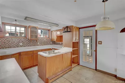 54 Surrey Lane, Hempstead, NY 11550 - Photo 12