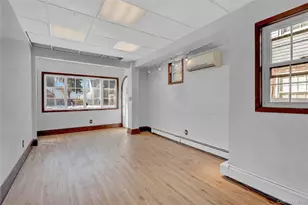 54 Surrey Ln, Hempstead, NY 11550 - Photo 4