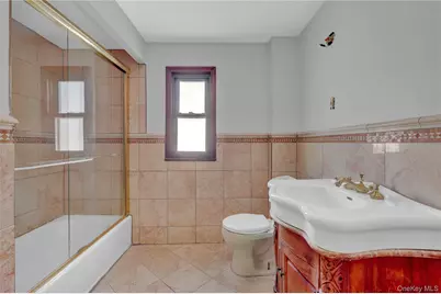 54 Surrey Lane, Hempstead, NY 11550 - Photo 22