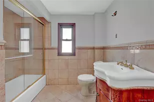 54 Surrey Ln, Hempstead, NY 11550 - Photo 22