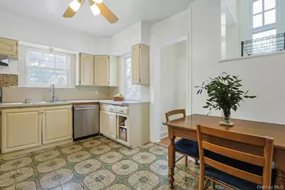 22 Dearborn Street, New Rochelle, NY 10801 - Photo 16