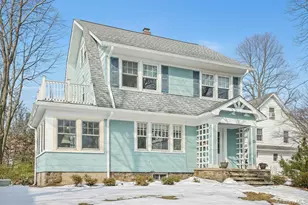 22 Dearborn St, New Rochelle, NY 10801 - Photo 2